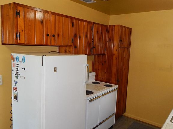 5th image of 302 Newcastle Dr