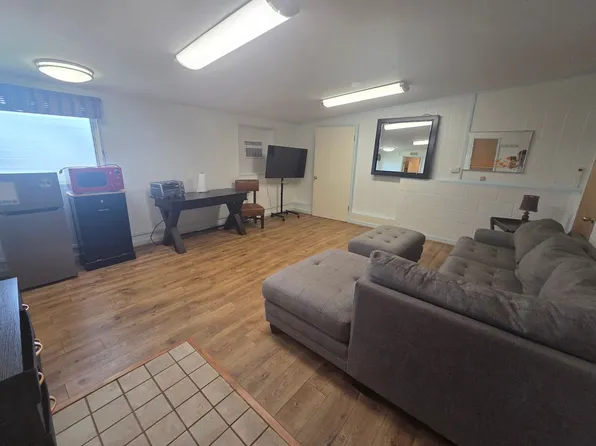 Loha, 75 Loha St, Makawao, HI 96768