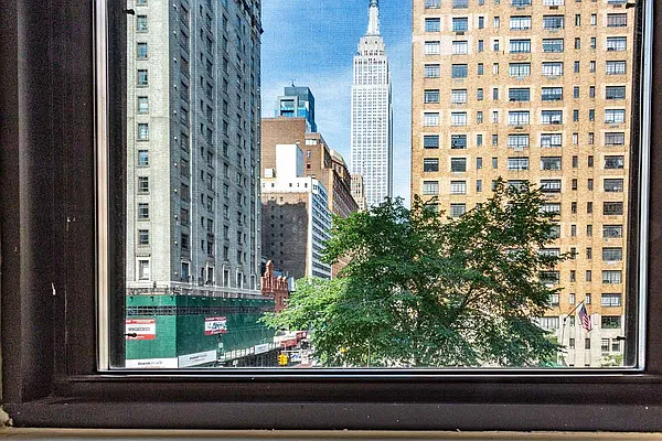 Sold by The Bamberger Group | media 16