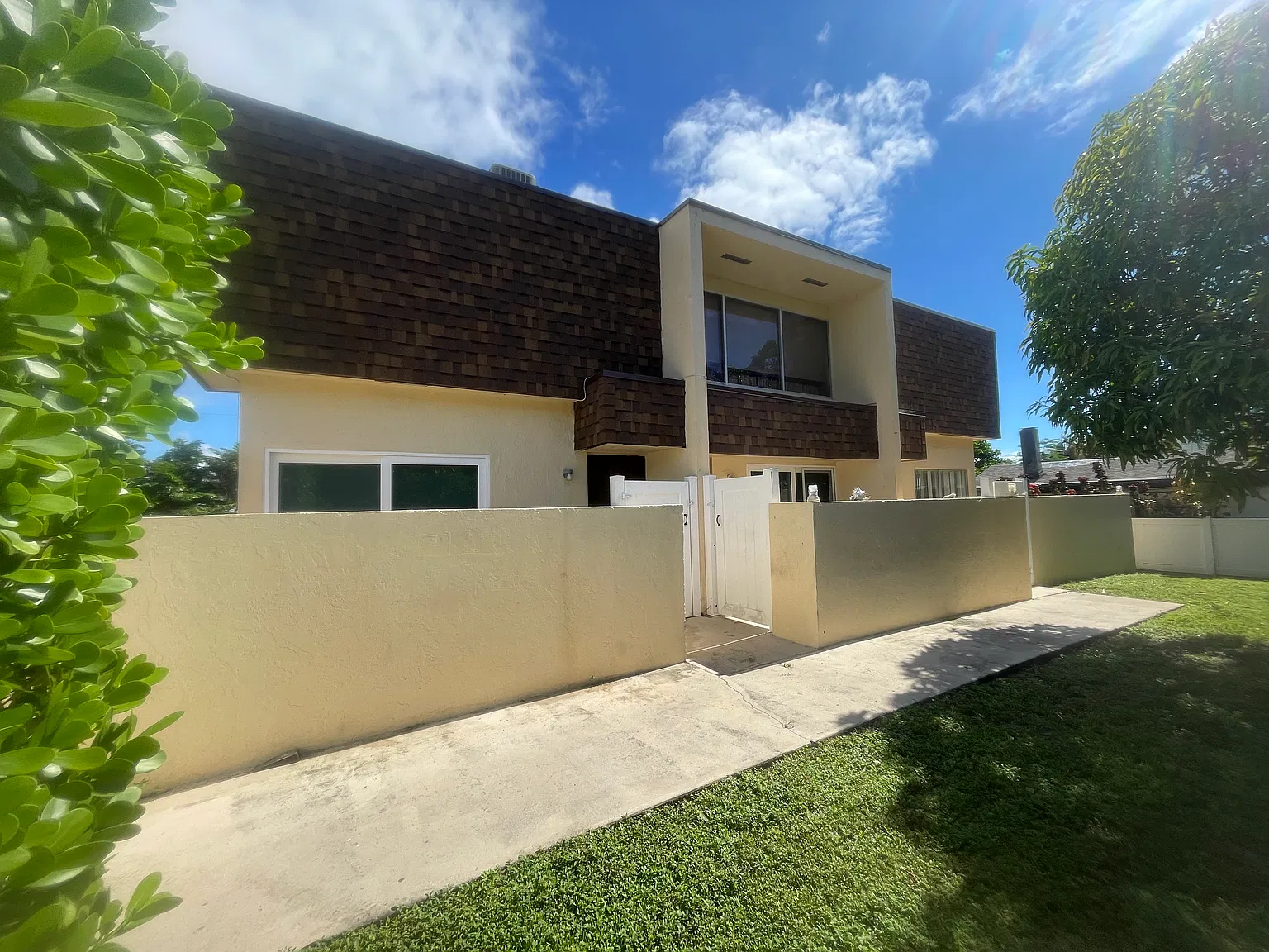 2 bed, 1.5 bath, 950 sqft, $2,500 — Photo 3