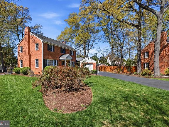 5th image of 4017 Pine Brook Rd