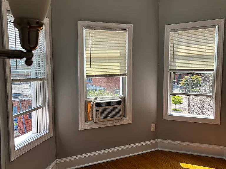 1526 W Mount Royal Ave #3R — Photo 9