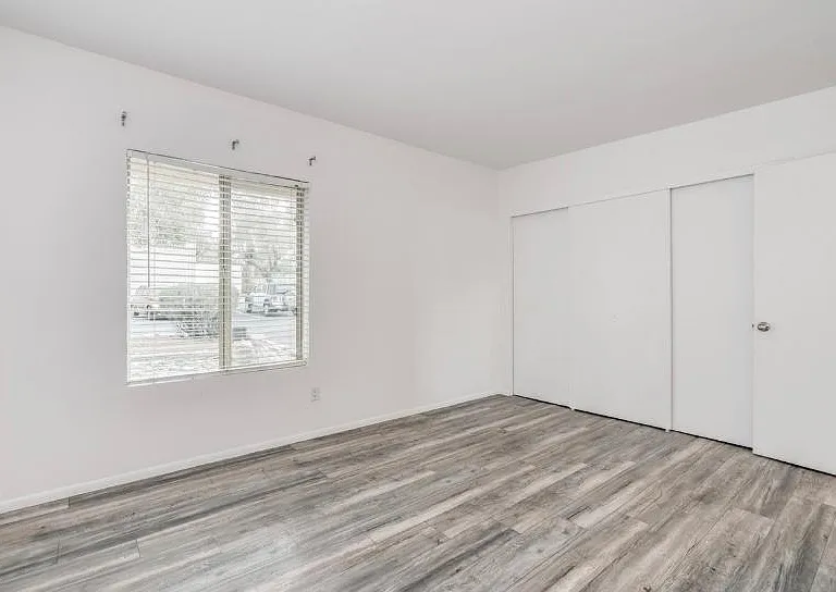 1327 S Wright Rd — Photo 16
