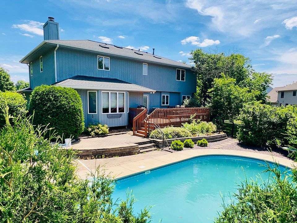 2nd image of 5 Harbor Pointe Ct