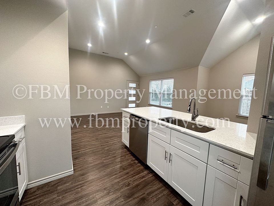 1st image of 1203 N Clay St #321