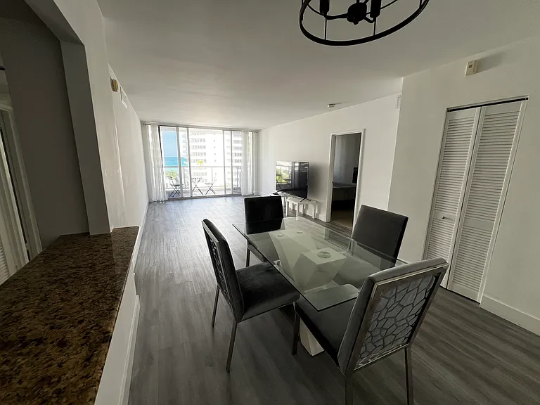 5600 Collins Ave #7W — Photo 9