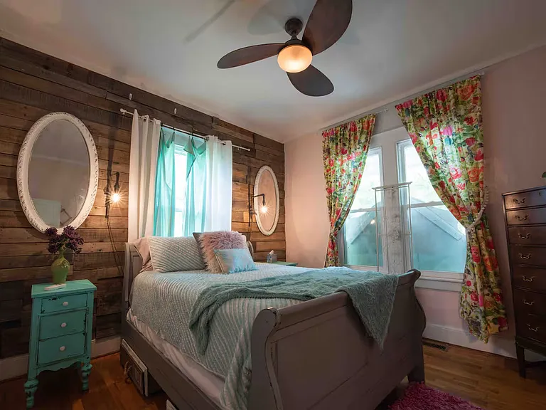 Master / Front Bedroom