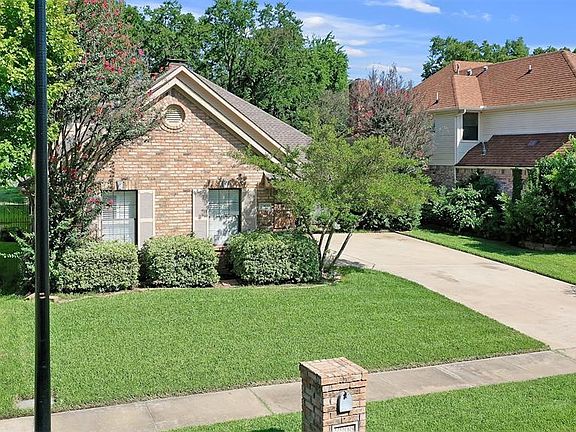 4th image of 2908 Bluffview Dr
