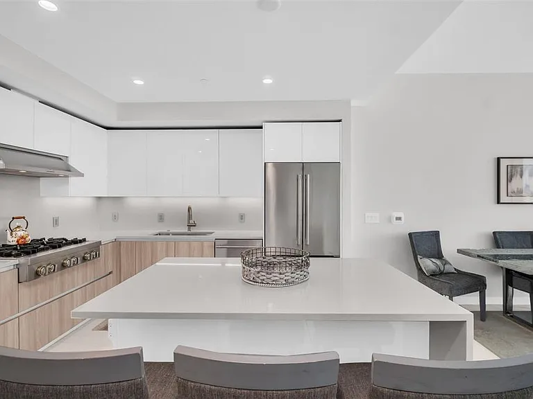 400 Central Ave #1204 — Photo 9