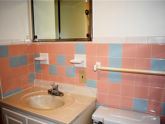 4th image of 2380 Sunset Blvd APT 1