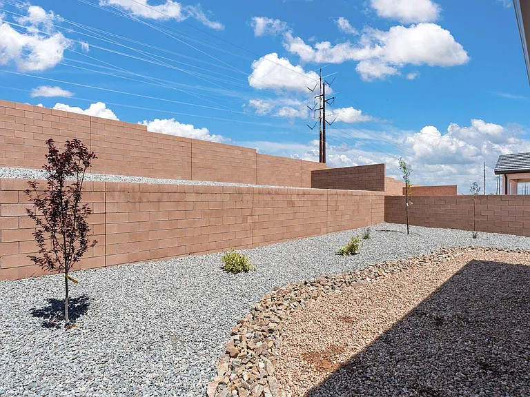 6801 Cleary Loop NE — Photo 28