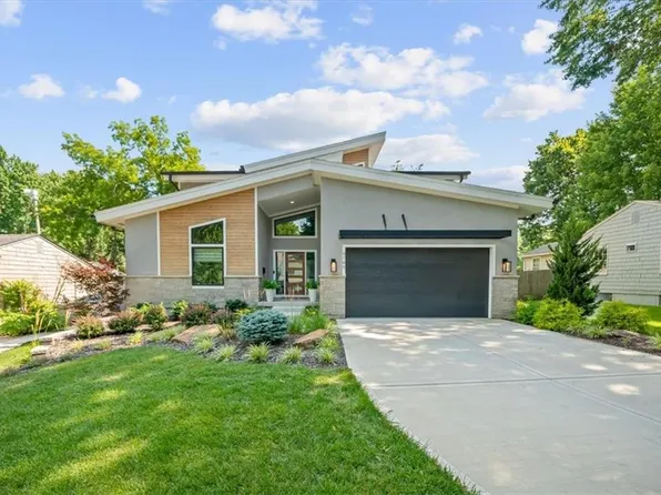 2705 W 74th St, Prairie Village, KS 66208