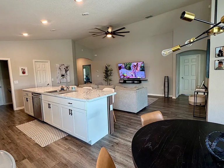 6896 Gideon Cir — Photo 6
