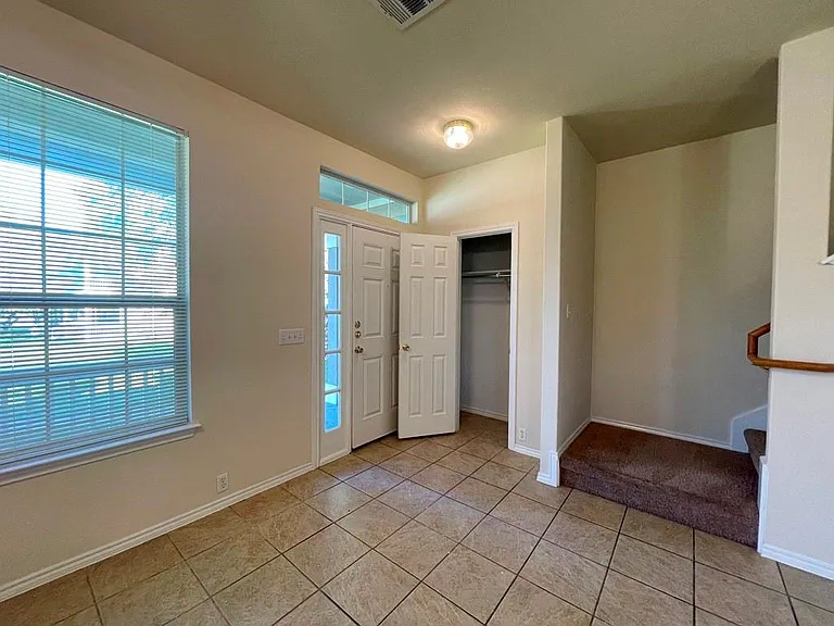 251 Utterback #B — Photo 3