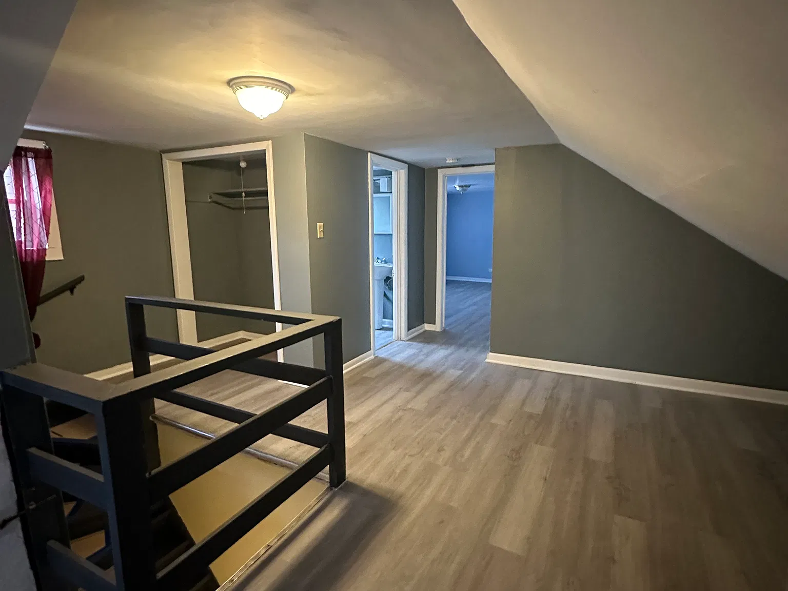 4 bed, 1.5 bath, 800 sqft, $2,200 — Photo 4