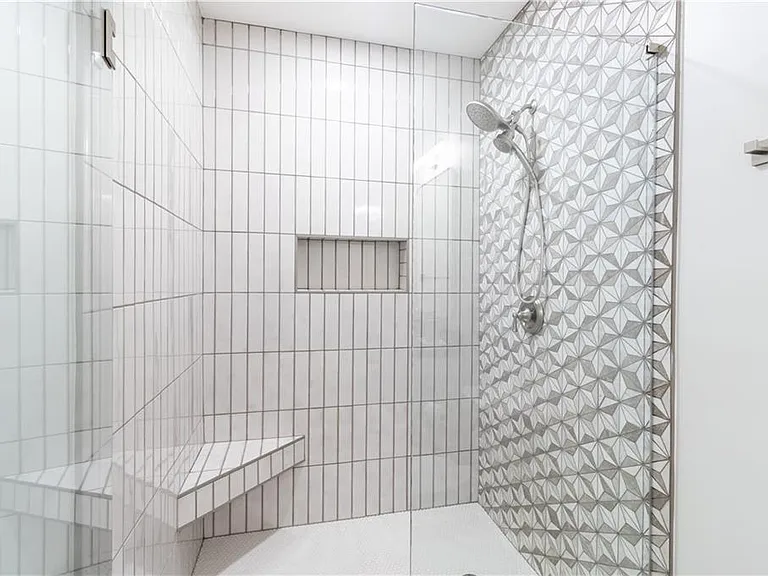 1339 Endicott Ct — Photo 34