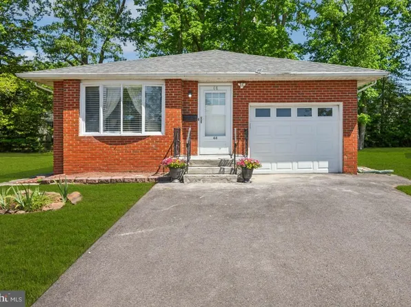 44 Gardenia Way, Toms River, NJ 08755