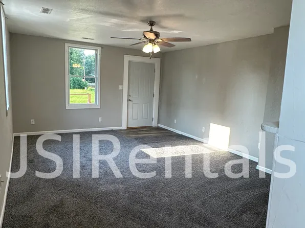 1212 E 5th St, Sedalia, MO 65301
