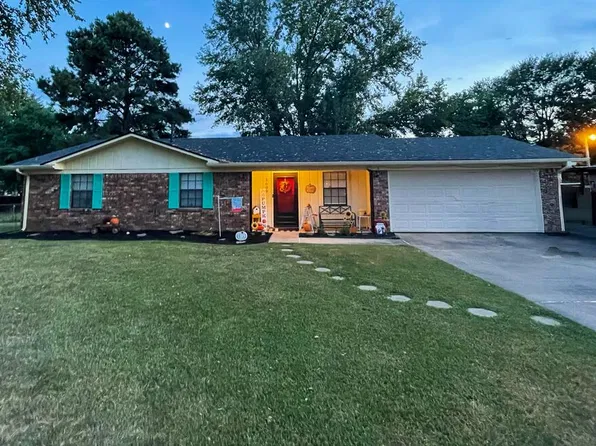 3609 Fairfield Dr, Texarkana, AR 71854