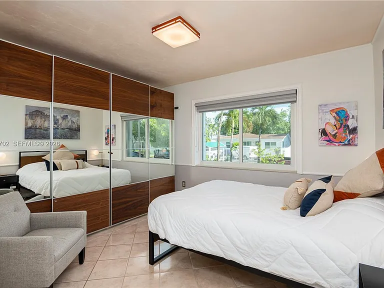 1745 SW 11th Ter #1745 — Photo 11