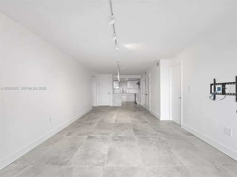 6725 Harding Ave #504 — Photo 13