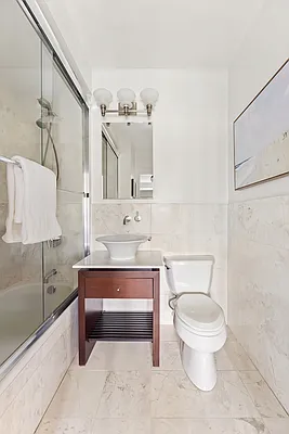 Bathroom, photo 1