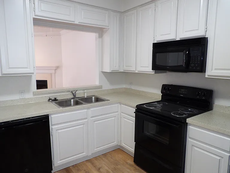 4339 Buena Vista St #5 — Photo 5
