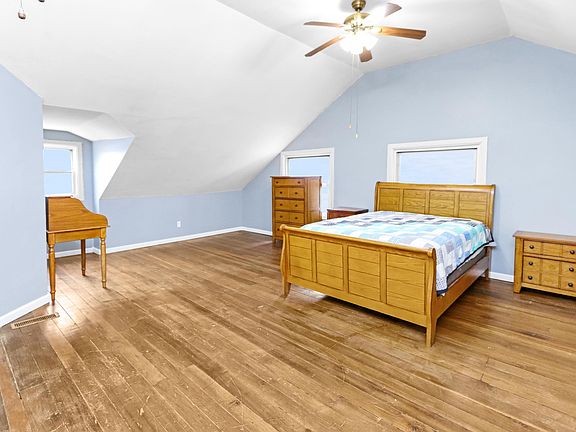 3rd image of 247 W 3rd St