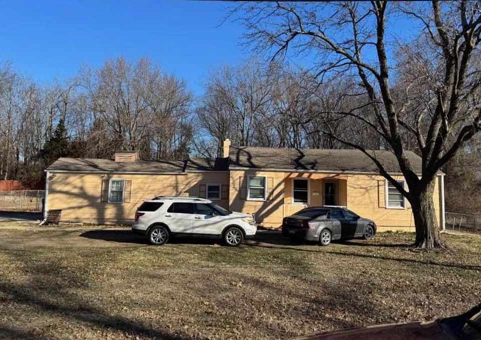1st image of 5704 E 141st St