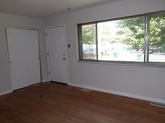 2nd image of 414 S Cadillac Dr