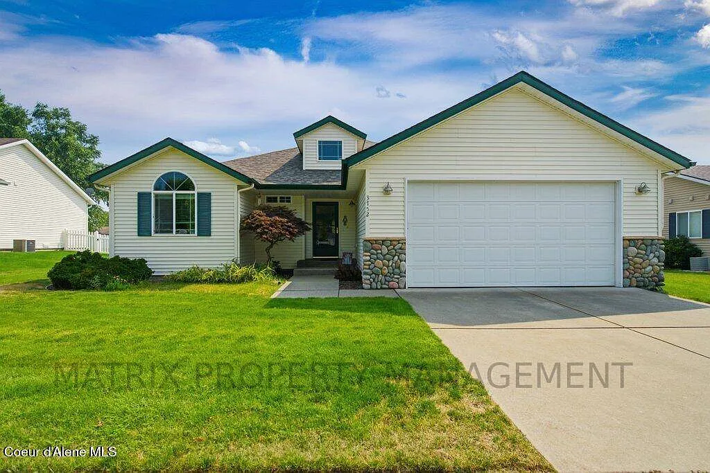 3 bed, 1548 sqft, $2,400 — Photo 1
