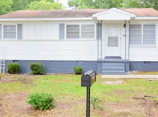 821 Minurva Ct, Fayetteville, NC 28301