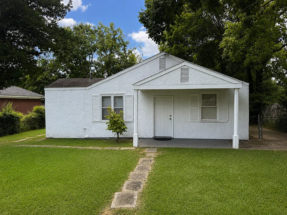 378 W Delano Ave