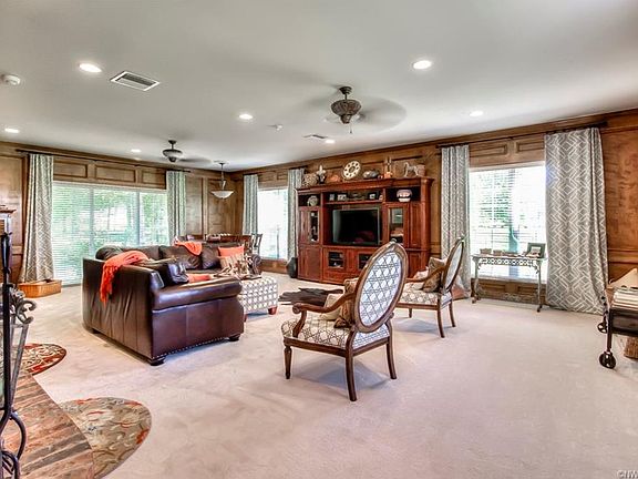 5th image of 8988 Meadow Creek Dr