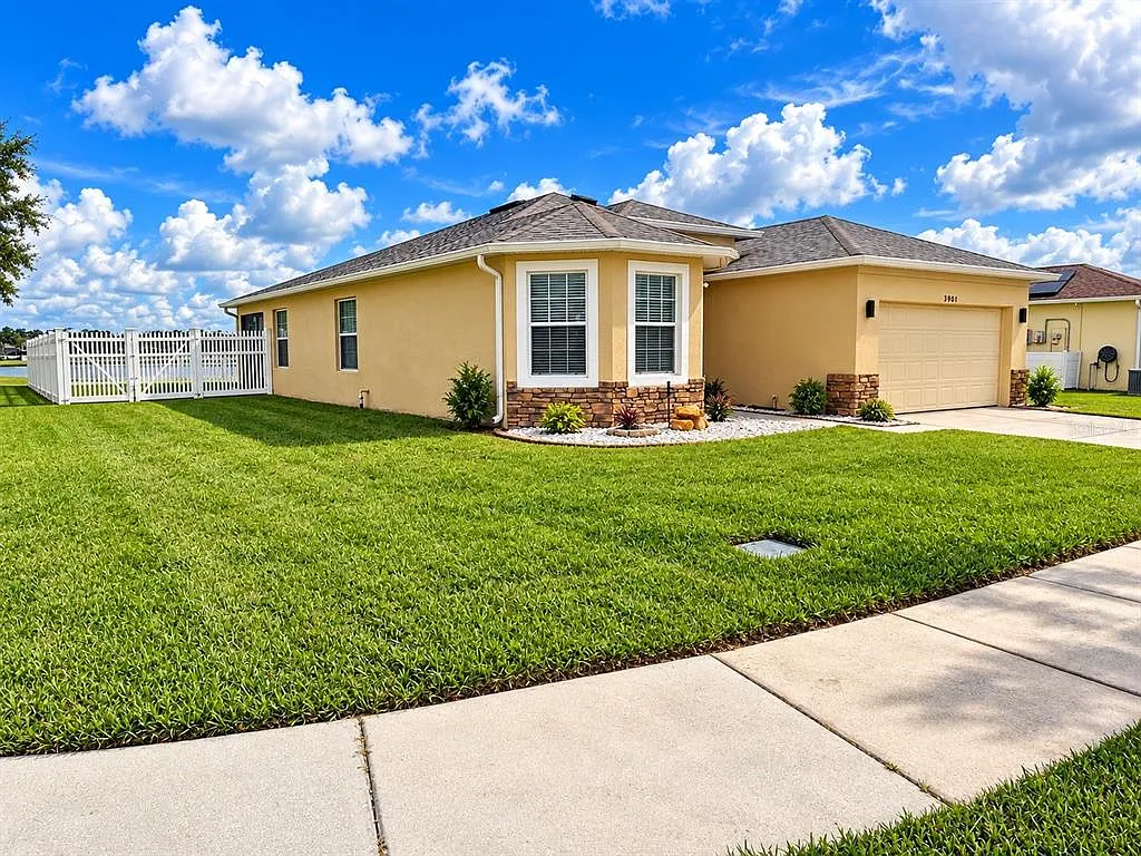 3 bed, 2.0 bath, 1770 sqft, $2,500 — Photo 4