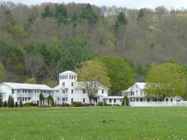 303 Mountain Quest Ln, Marlinton, WV 24954