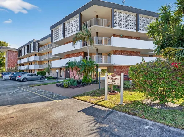 2901 NW 46th Ave APT 306, Lauderdale Lakes, FL 33313