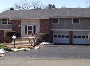 30 Glen Dr, Goshen, NY 10924