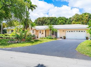 8475 SW 148th Dr, Palmetto Bay, FL 33158