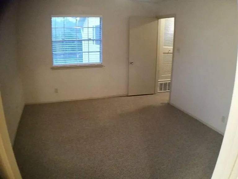 7204 Creekside Dr #B — Photo 11