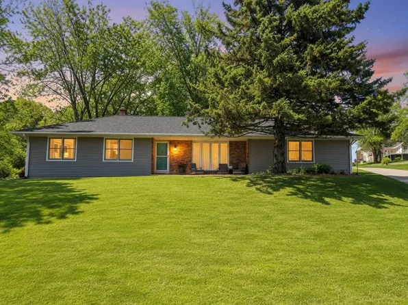 101 Lakeview Dr, Glasgow, MO 65254