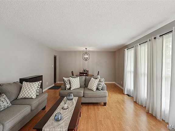 2nd image of 722 Watersedge Dr
