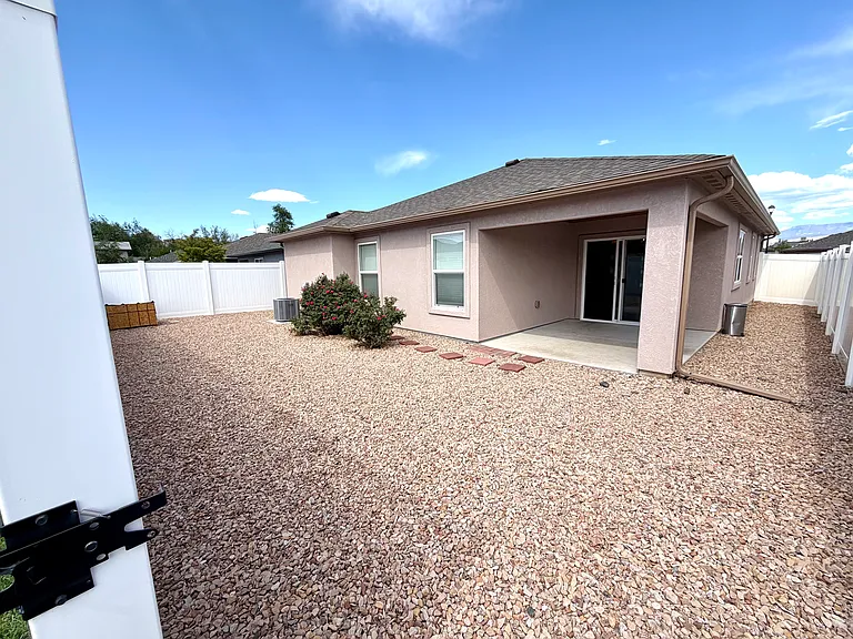 579 Redwing Ln — Photo 30
