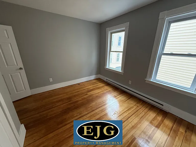 207 Pine St #2 — Photo 23