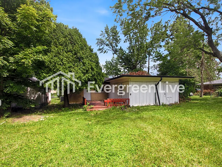 1120 Hathaway Dr — Photo 15