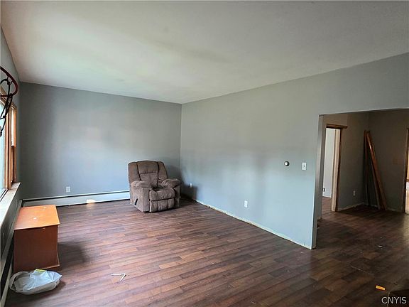 3rd image of 9433 Elm St