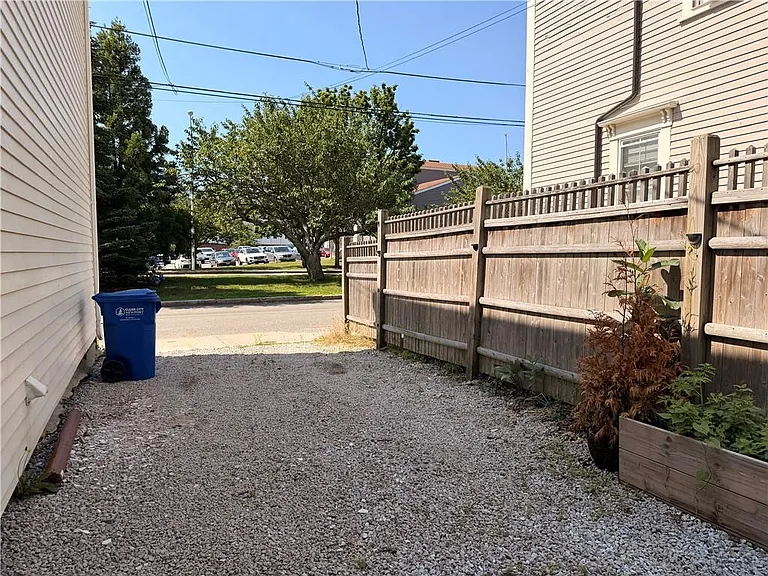 25 Marsh St — Photo 38