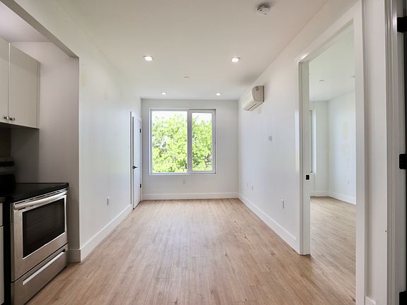 4th image of 2512 Bedford Ave #6F