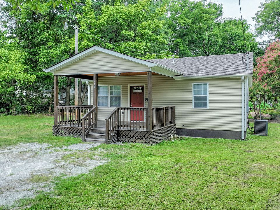 1st image of 715 Cobb Cir