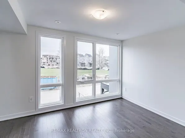 432 Lawrence Heights Way, Toronto, ON M6A 2K9